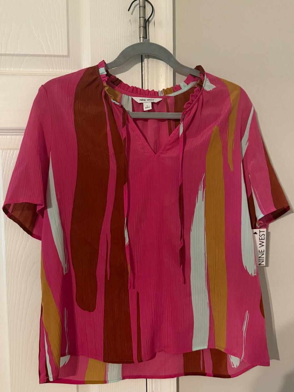 Brand New with Tags! Nine West Fuchsia Abstract Short Sleeve V-Neck Blouse